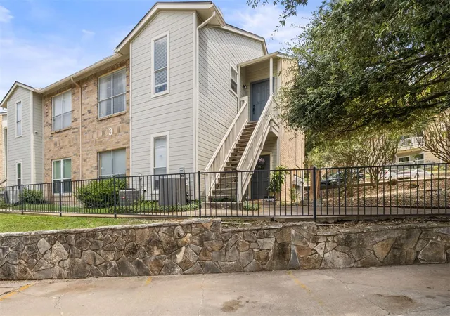 Photo 2 of Condo for sale at 2450 Wickersham Ln #302, Austin, TX 78741 | MLS# 2970165 | Listing updated on 2026-08-25