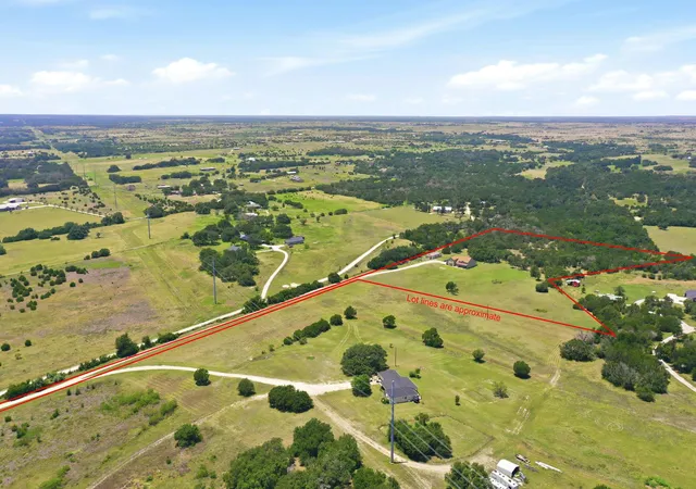 Photo 3 of House for sale at 450 County Rd 204, Liberty Hill, TX 78642 | MLS# 9986662 | Listing updated on 2026-09-17