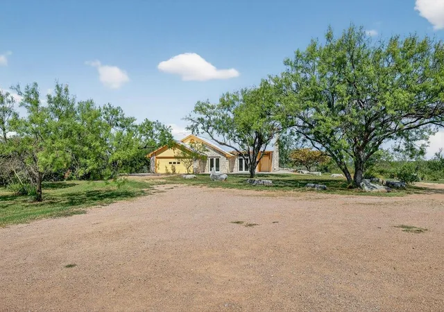1st image of 95 Gateway North N, Marble Falls, TX 78654 | MLS# 1370884