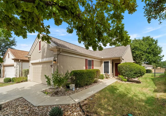 Photo 2 of Single family home for sale at 207 Winter Dr, Georgetown, TX 78633 | MLS# 4666673 | Listing updated on 2026-09-25
