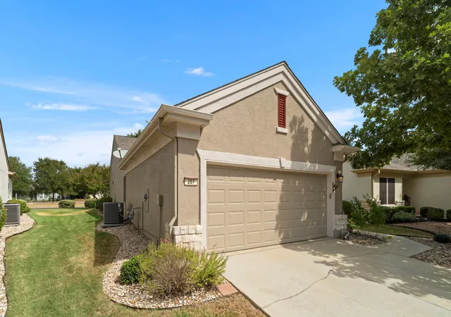Photo 3 of Single family home for sale at 207 Winter Dr, Georgetown, TX 78633 | MLS# 4666673 | Listing updated on 2026-09-25