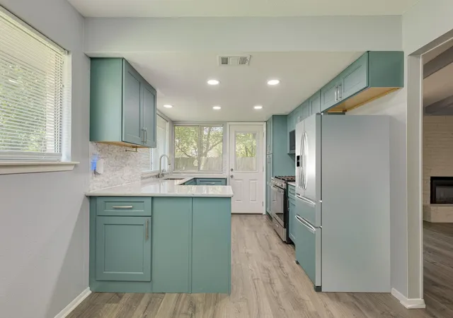 Photo 3 of Single family home for sale at 10405 Quail Ridge Dr, Austin, TX 78758 | MLS# 7362527 | Listing updated on 2026-08-27