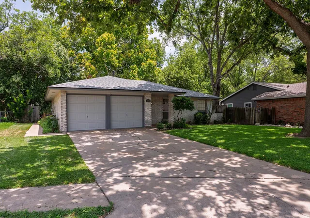 Photo 4 of Single family home for sale at 10405 Quail Ridge Dr, Austin, TX 78758 | MLS# 7362527 | Listing updated on 2026-08-27