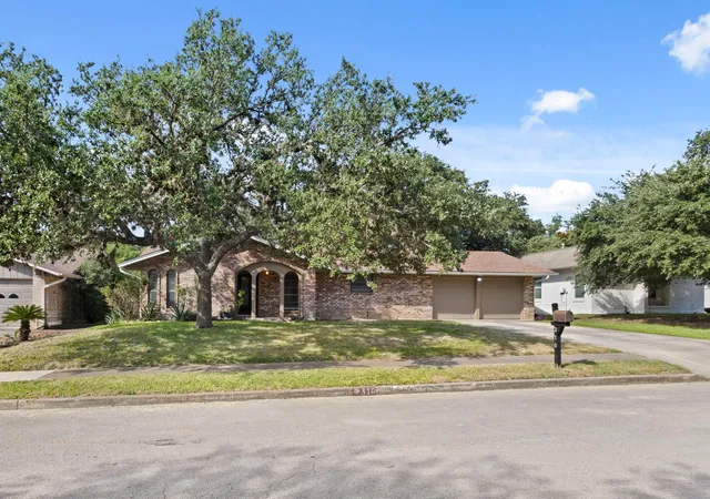 1st image of 310 De Soto Dr, Universal City, TX 78148 | MLS# 6357838