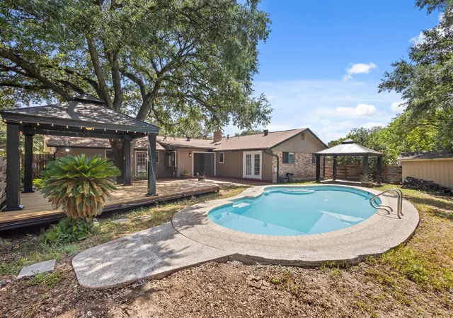 29th image of 310 De Soto Dr, Universal City, TX 78148 | MLS# 6357838