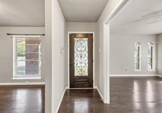 Photo 3 of Single family home for sale at 310 De Soto Dr, Universal City, TX 78148 | MLS# 6357838 | Listing updated on 2026-09-02