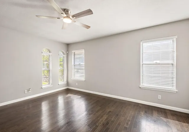 Photo 4 of Single family home for sale at 310 De Soto Dr, Universal City, TX 78148 | MLS# 6357838 | Listing updated on 2026-09-02