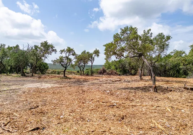 Photo 4 of Sale Pending at 5207 Avispa Way, Austin, TX 78738 | MLS# 9232795 | Listing updated on 2026-08-23