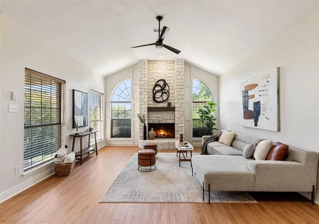 Photo 1 of Single family home for sale at 109 Schooner Dr, Lakeway, TX 78738 | MLS# 2901028 | Listing updated on 2026-08-29
