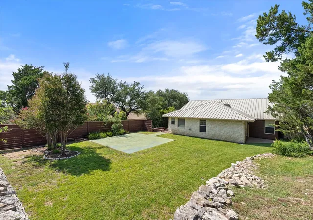 Photo 3 of Single family home for sale at 109 Schooner Dr, Lakeway, TX 78738 | MLS# 2901028 | Listing updated on 2026-08-29