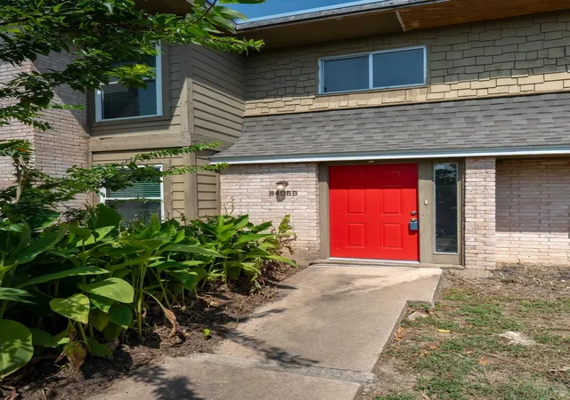 Photo 3 of Condo for sale at 6406 Chimney Crk Cir #B, Austin, TX 78723 | MLS# 3175545 | Listing updated on 2026-09-28