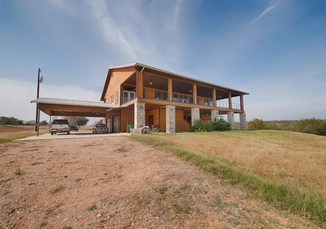 3rd image of 421 Chimney Cove Dr, Marble Falls, TX 78654 | MLS# 4711113