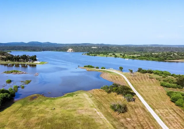4th image of 421 Chimney Cove Dr, Marble Falls, TX 78654 | MLS# 4711113