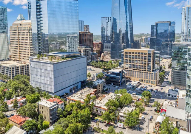 3rd image of 505 W 7Th St #105, Austin, TX 78701 | MLS# 6777971