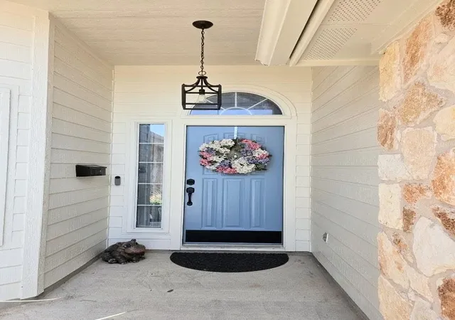 Photo 4 of Single family home for sale at 300 Fistral Dr, Hutto, TX 78634 | MLS# 8395612 | Listing updated on 2026-08-16