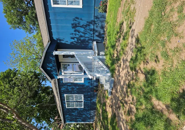 Photo 2 of Single family home for sale at 103 N Rhomberg St, Burnet, TX 78611 | MLS# 6325127 | Listing updated on 2026-09-03
