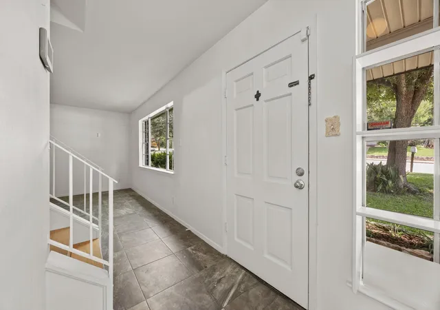 Photo 4 of Single family home for sale at 6912 Langston Dr, Austin, TX 78723 | MLS# 8983864 | Listing updated on 2026-10-01