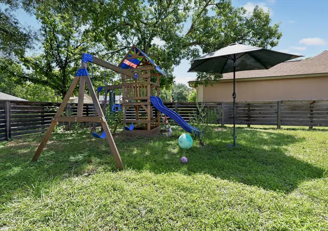 Photo 2 of Single family home for sale at 1213 Dunstan Dr, Austin, TX 78745 | MLS# 7698151 | Listing updated on 2026-09-06
