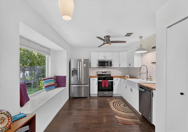 Photo 2 of Single family home for sale at 1213 Dunstan Dr, Austin, TX 78745 | MLS# 7698151 | Listing updated on 2026-09-06