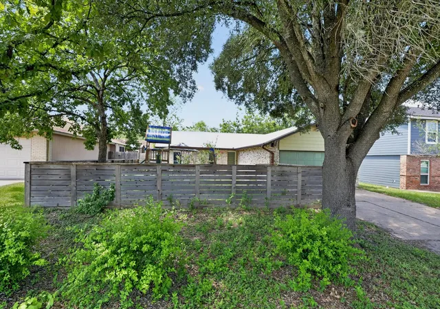 Photo 1 of Single family home for sale at 1213 Dunstan Dr, Austin, TX 78745 | MLS# 7698151 | Listing updated on 2026-09-06