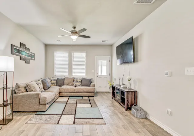 4th image of 495 Eves Necklace Dr, Buda, TX 78610 | MLS# 9674095