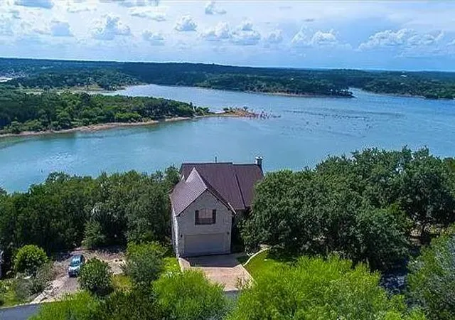 3rd image of 1017 Coventry Rd, Spicewood, TX 78669 | MLS# 4984503