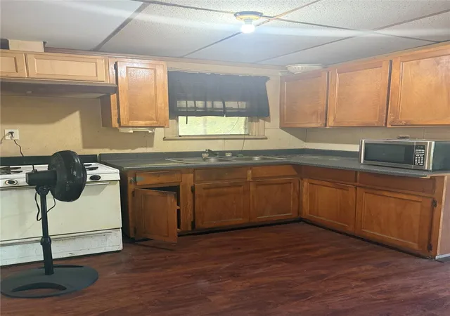16th image of 110 E Rio Grande St, Taylor, TX 76574 | MLS# 4081933