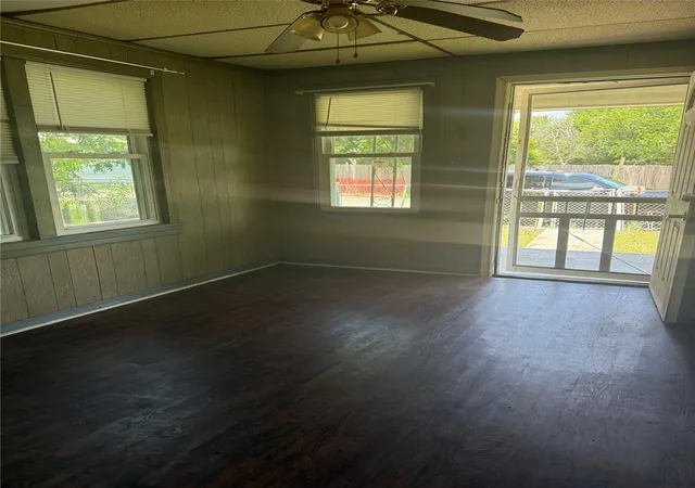 2nd image of 110 E Rio Grande St, Taylor, TX 76574 | MLS# 4081933