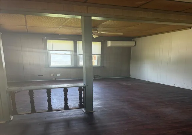 3rd image of 110 E Rio Grande St, Taylor, TX 76574 | MLS# 4081933