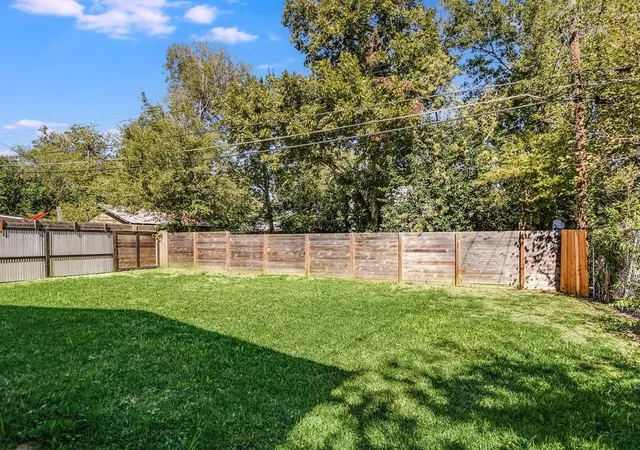 30th image of 402 Zennia St, Austin, TX 78751 | MLS# 1448784
