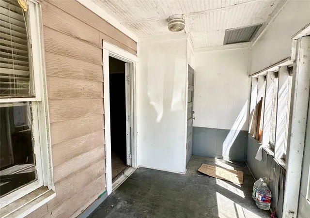 5th image of 209 Old Thorndale Rd, Taylor, TX 76574 | MLS# 1073029