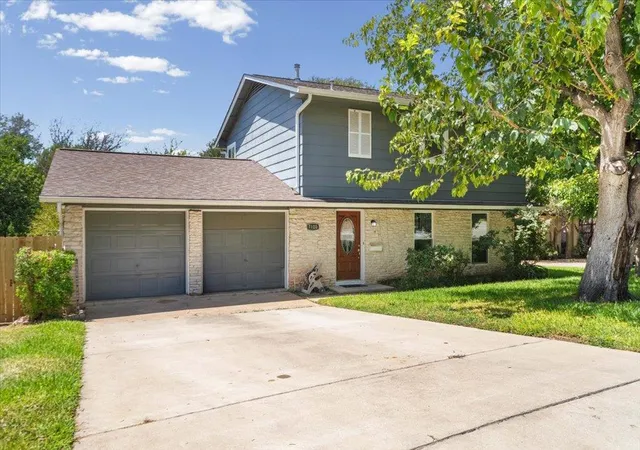 Photo 2 of Single family home for sale at 7108 Meadowood Dr, Austin, TX 78723 | MLS# 7148115 | Listing updated on 2026-08-31
