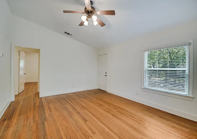 Photo 2 of Sale Pending at 102 Franklin Blvd, Austin, TX 78751 | MLS# 5589144 | Listing updated on 2026-09-02