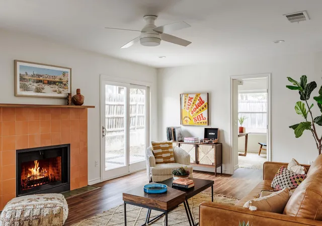 Photo 3 of Single family home for sale at 1003 Glen Oaks Ct, Austin, TX 78702 | MLS# 9228720 | Listing updated on 2026-09-23