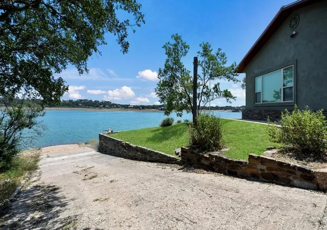 Photo 3 of Single family home for sale at 517 Waterway Ln, Burnet, TX 78611 | MLS# 9033654 | Listing updated on 2026-08-26