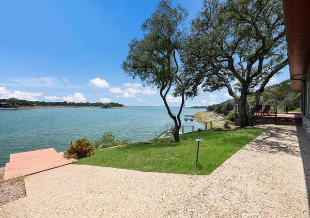 Photo 4 of Single family home for sale at 517 Waterway Ln, Burnet, TX 78611 | MLS# 9033654 | Listing updated on 2026-10-07