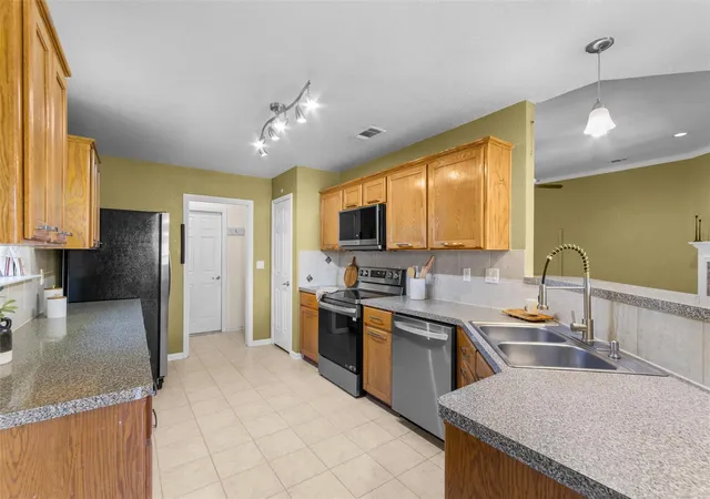 Photo 3 of Single family home for sale at 3709 Llano Estacado Ct, Killeen, TX 76549 | MLS# 7093618 | Listing updated on 2026-08-28
