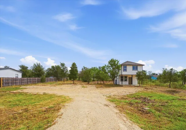 Photo 3 of Sale Pending at 140 Lobo Ln, Cedar Creek, TX 78612 | MLS# 5230164 | Listing updated on 2026-10-02
