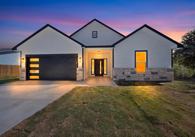1st image of 114 W Pauwela Ln, Bastrop, TX 78602 | MLS# 6930841