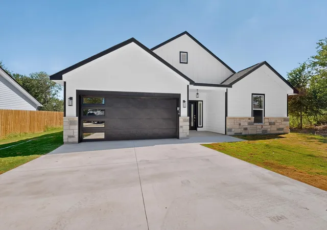 2nd image of 114 W Pauwela Ln, Bastrop, TX 78602 | MLS# 6930841