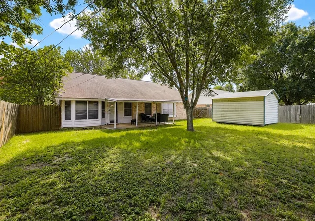 19th image of 1001 Travis St, Lockhart, TX 78644 | MLS# 4986200