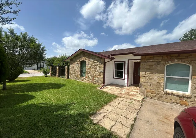 Single family home for sale at 1909 Heathwood Cir, Round Rock, TX 78664 | MLS# 5784427