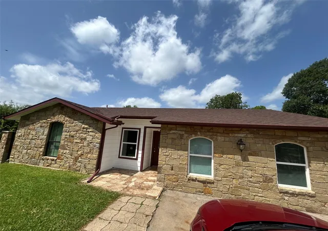 Photo 3 of Single family home for sale at 1909 Heathwood Cir, Round Rock, TX 78664 | MLS# 5784427 | Listing updated on 2026-10-27