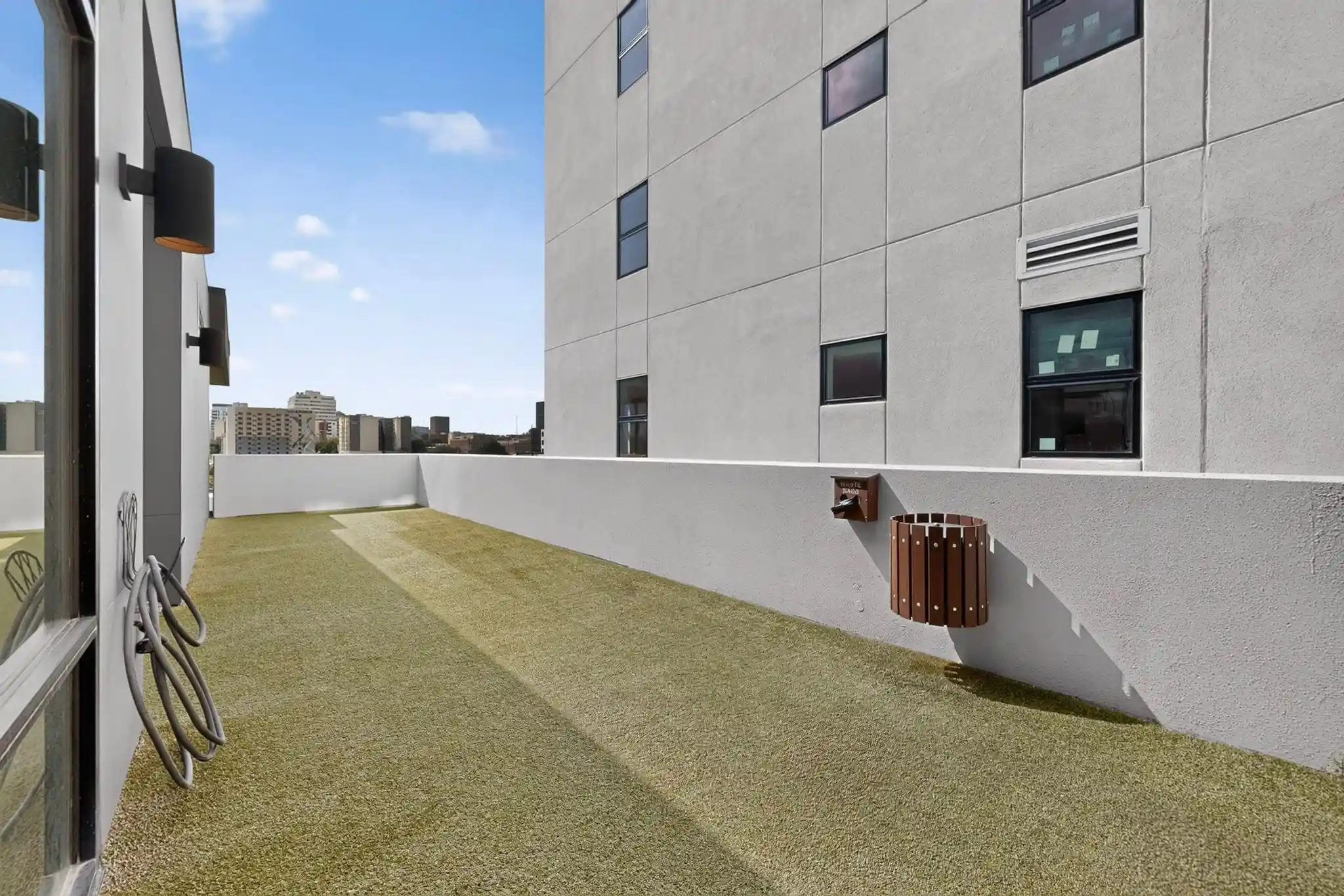 Listing Photo 39 - Condo for sale in 800 Embassy Dr located at 800 Embassy Dr, Austin, TX 78702 - Unit #205
