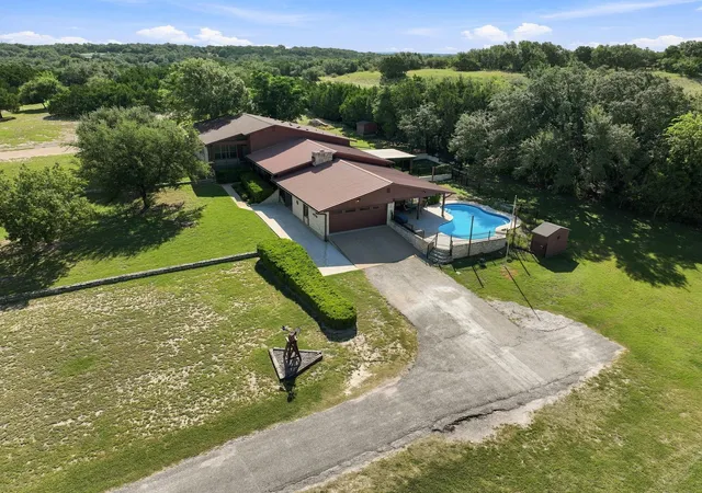 1st image of 606 Rolling Hills Rd, Liberty Hill, TX 78642 | MLS# 1387799