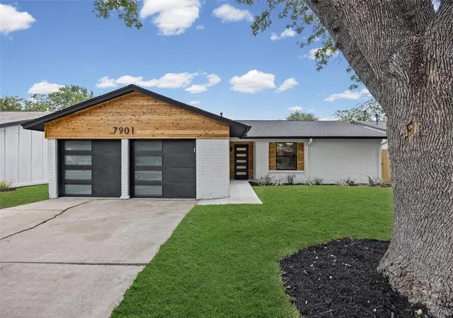 Single family home for sale at 7901 Woodcroft Dr, Austin, TX 78749 | MLS# 2635882
