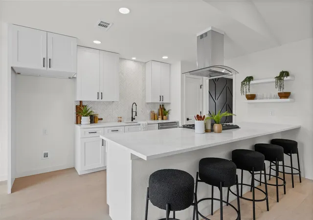Photo 2 of Single family home for sale at 7901 Woodcroft Dr, Austin, TX 78749 | MLS# 2635882 | Listing updated on 2026-09-21