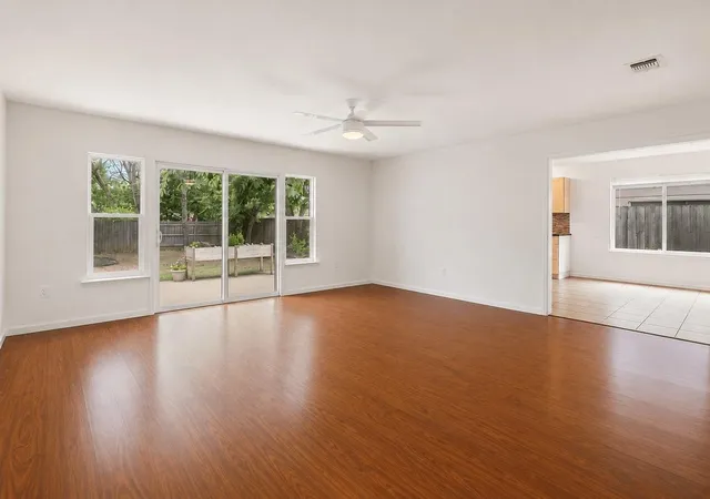 Photo 4 of Single family home for sale at 7004 Twisted Oaks Dr, Austin, TX 78745 | MLS# 8634609 | Listing updated on 2026-09-17