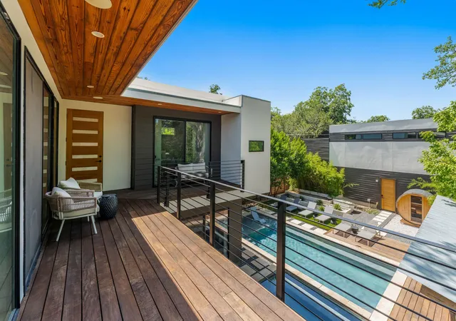 2nd image of 1707 Willow St, Austin, TX 78702 | MLS# 5701608