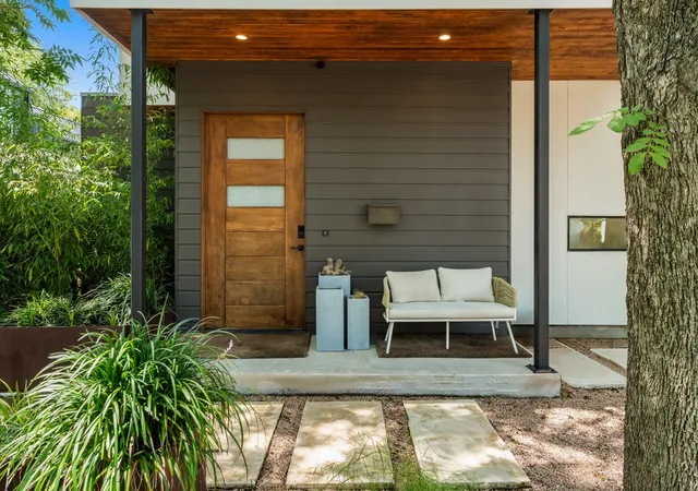 3rd image of 1707 Willow St, Austin, TX 78702 | MLS# 5701608